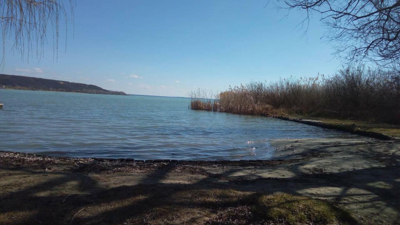 Nora Apartman Apartment Balatonfuzfo Luaran gambar